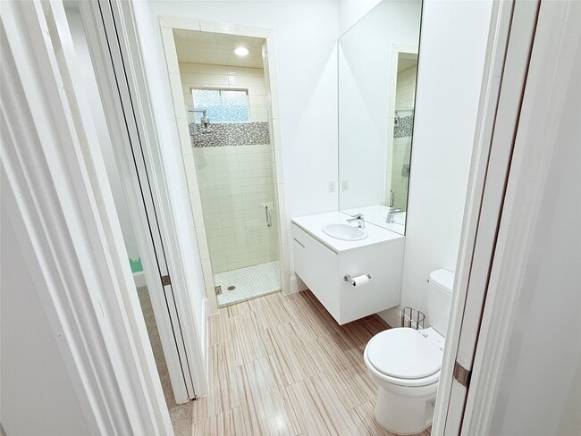 Building Photo - 11112 Savannah Oaks Ln