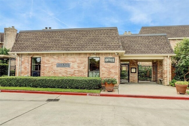 Building Photo - 1601 S Shepherd Dr Unit True