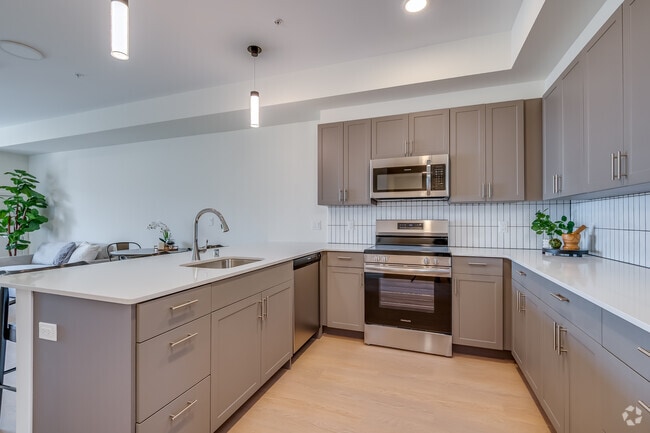 1BR, 1BA - 660SF - Kitchen - LUX at Lawrence