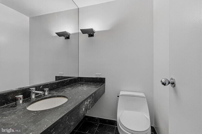 Photo - 2501 M St NW Unit 722