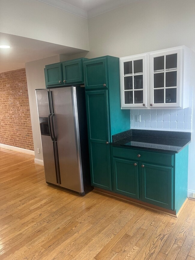 Photo - 1615 Light St