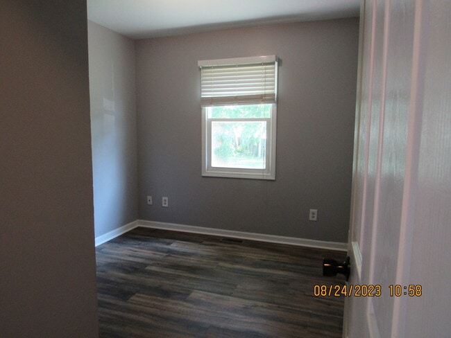 Photo - 811 N View St
