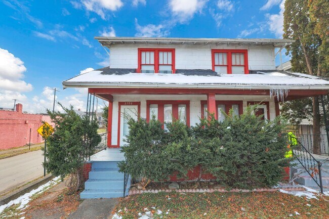 2709-2711 Sullivant Ave