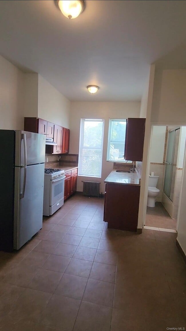 Building Photo - 120-15 Jamaica Ave Unit 2