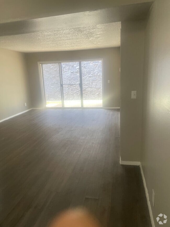 Building Photo - 2419 E 55th Pl Unit 2419 E. 55th Pl.  29 Rental