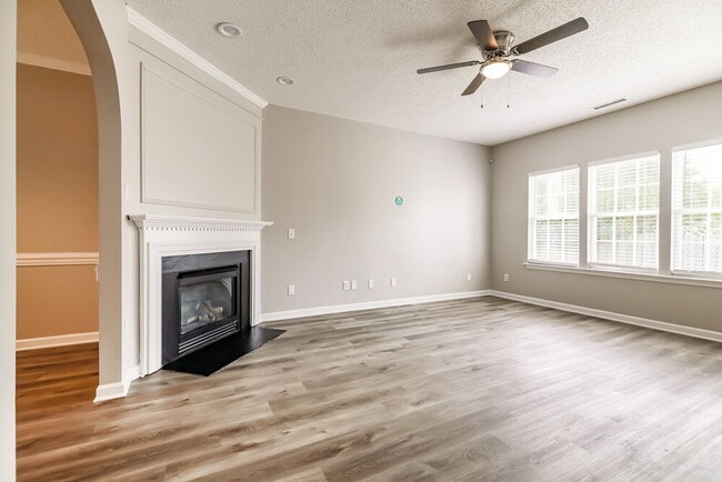 Photo - 5716 Enoree Ln