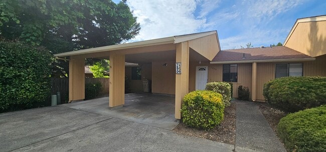 Cul-de-sac Home in Established Neighborhood - Cul-de-sac Home in Established Neighborhood
