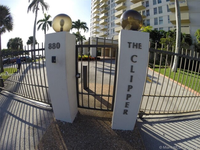 Building Photo - 880 NE 69th St Unit 2J