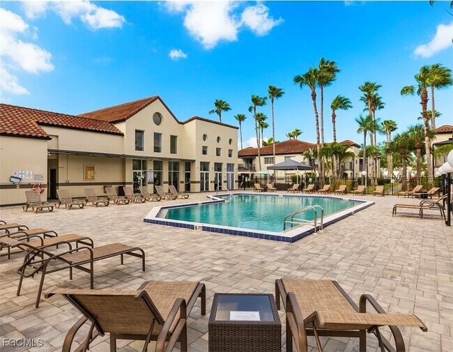 Building Photo - 3419 Winkler Ave Unit 509