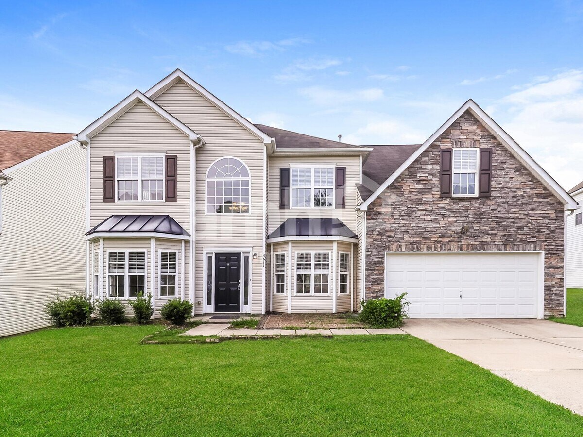 Photo - 5611 Falkland Lane