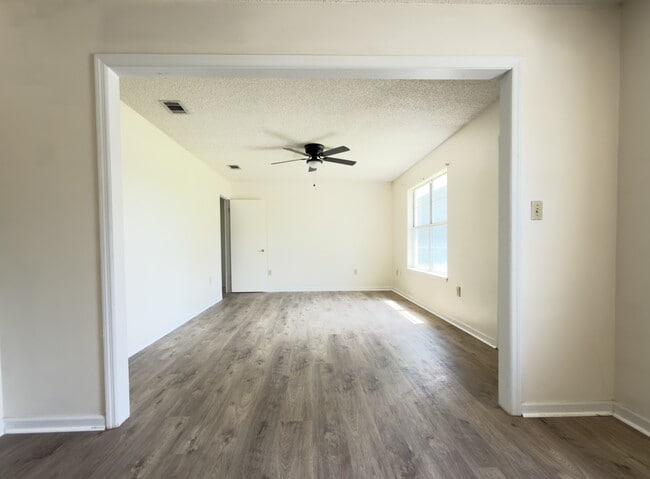Photo - 4060 Northlake Dr Unit 1
