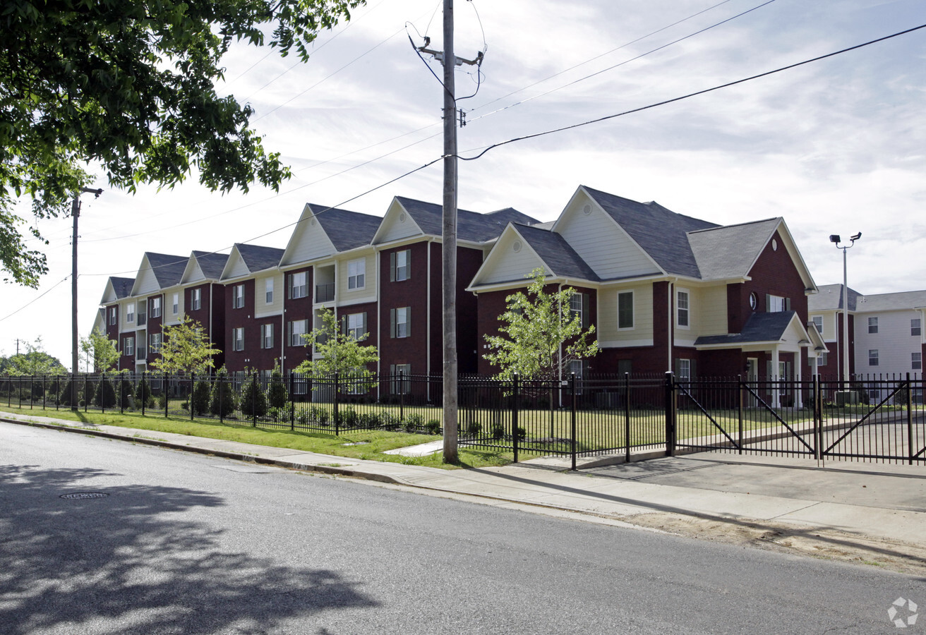 Lamar Crossing - Lamar Crossing Apartments