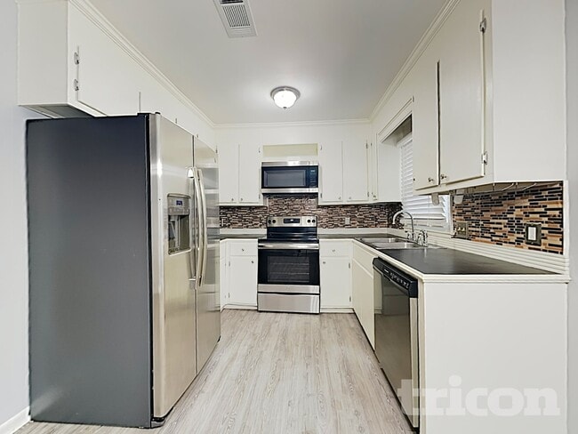 Photo - 202 River Song Rd