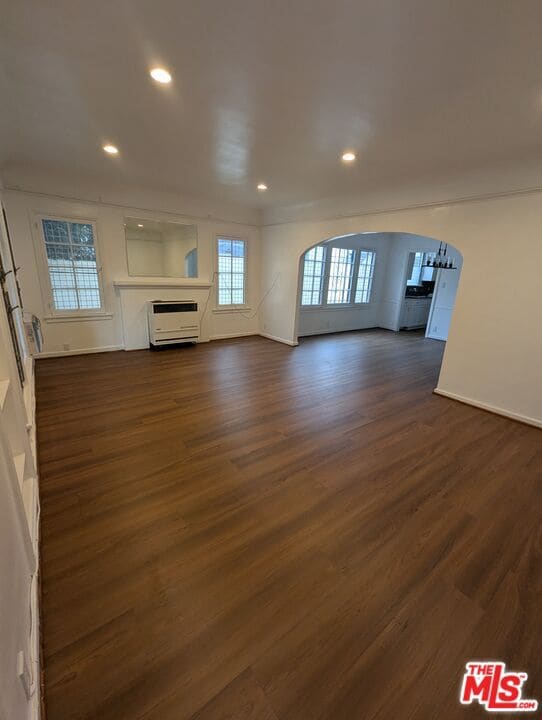 Photo - 640 N Poinsettia Pl