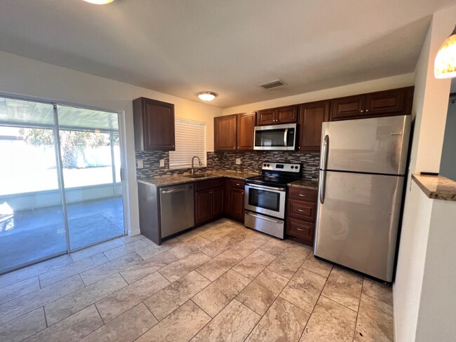 Photo - 7847 Putnam Cir House