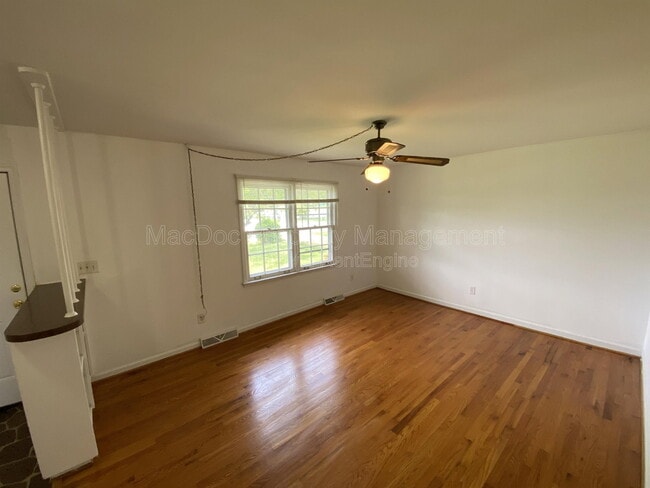 Photo - 1804 Sherwood Dr
