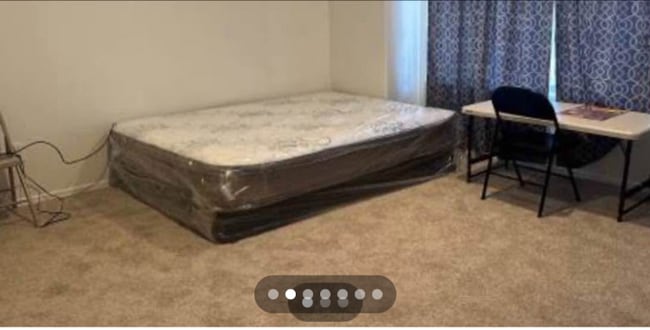 Photo - 5322 W La Salle St