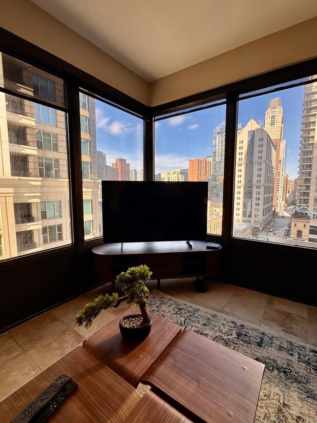 Photo - 30 E Huron St Unit 907