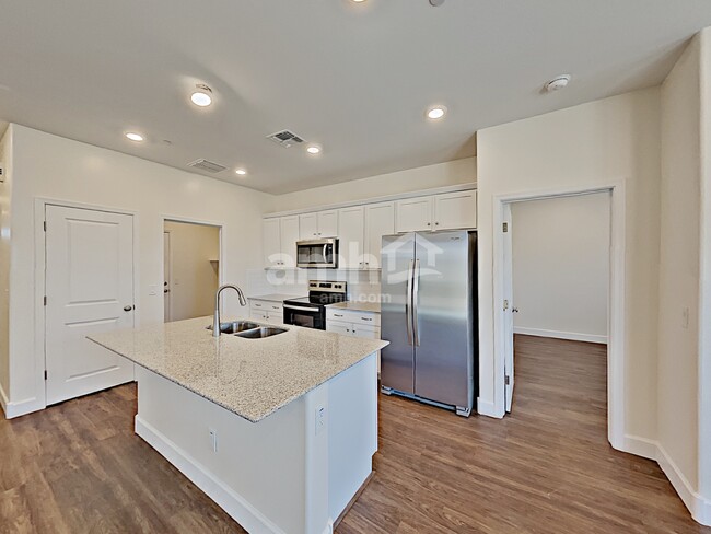 Photo - 5951 W Larkspur Dr