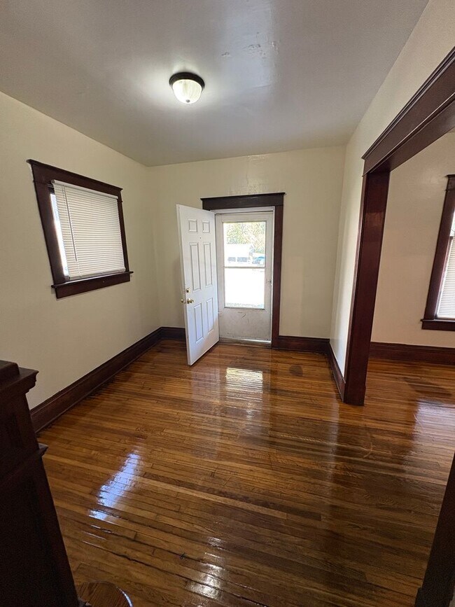 Photo - Large 3 bedroom house available