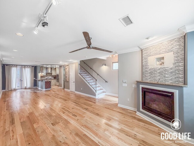 Photo - Spacious 3B/3BA Home with Loft-Style Office and Rooftop Deck in Pacific Beach