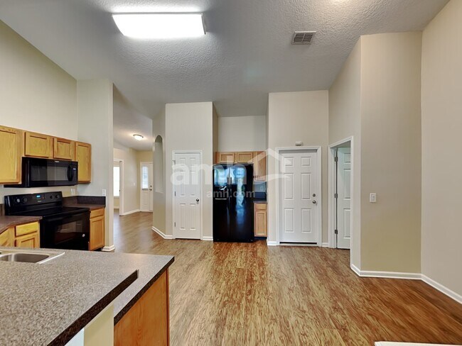 Photo - 766 E Red House Branch Rd