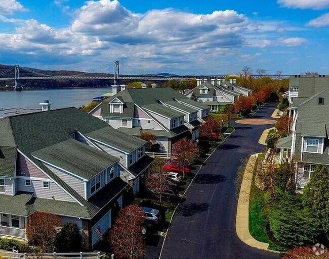 Building Photo - 213 Riverview Dr Rental
