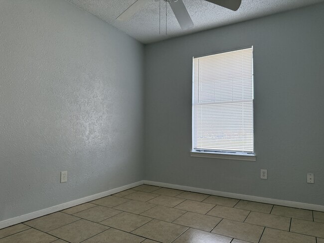 Photo - 2102 Spicewood Dr