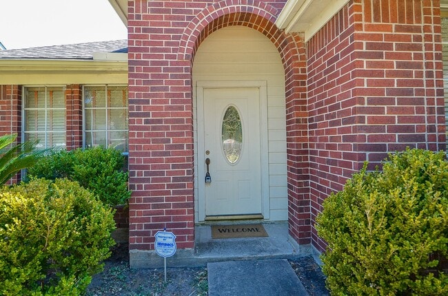 Photo - 17315 Kenton Crossing Ln