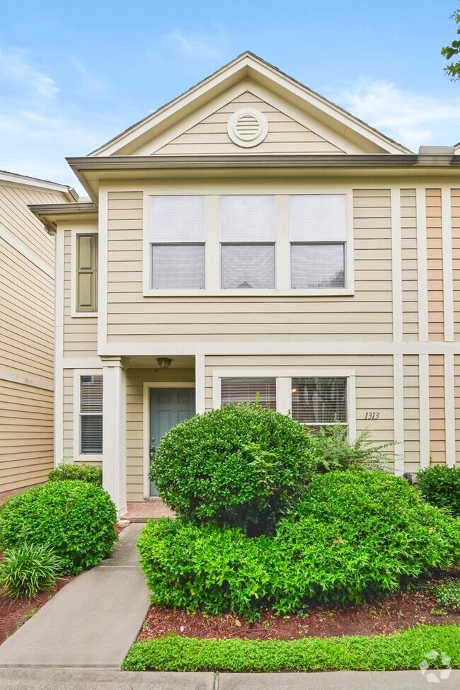 Building Photo - Stylish 2-Bed, 2-Bath Home with Unique Ups...