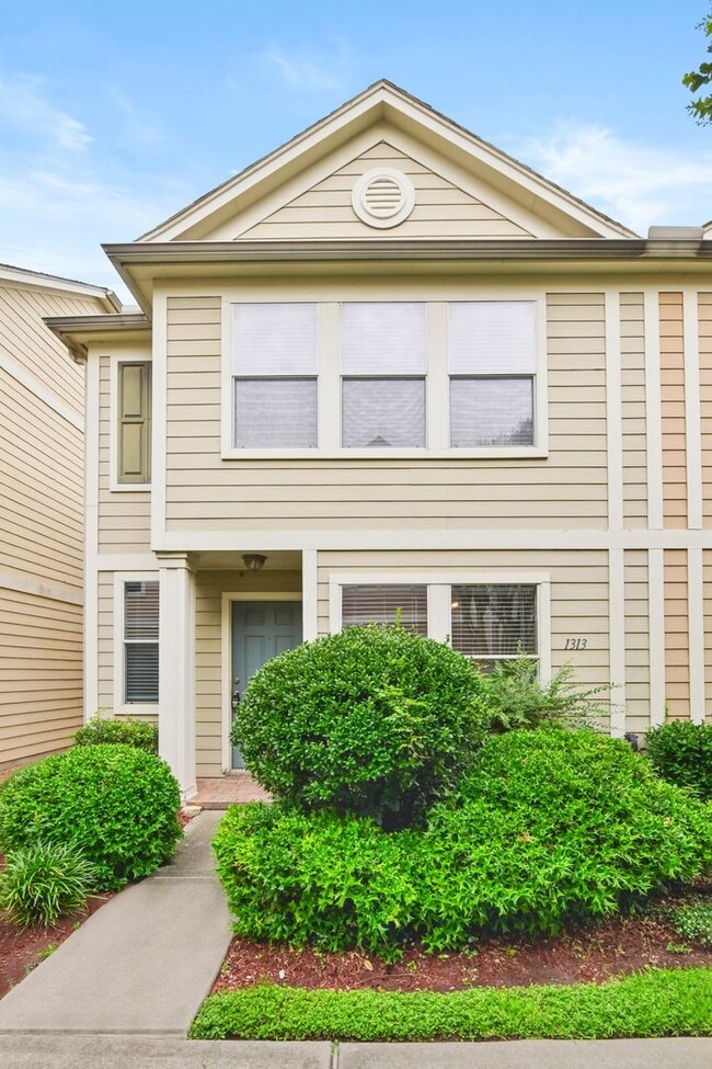 Stylish 2-Bed, 2-Bath Home with Unique Ups... - Stylish 2-Bed, 2-Bath Home with Unique Ups...