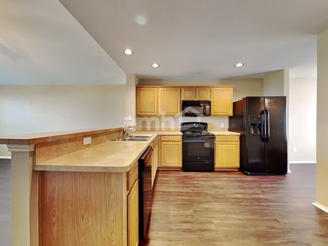 Photo - 925 Hawthorne Rd
