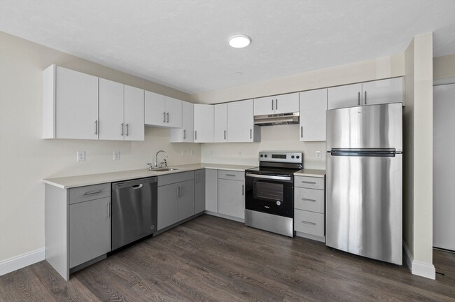 Building Photo - 472 Essex St Unit 303 Rental