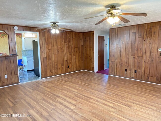 Photo - 1120 Bluehill Dr N