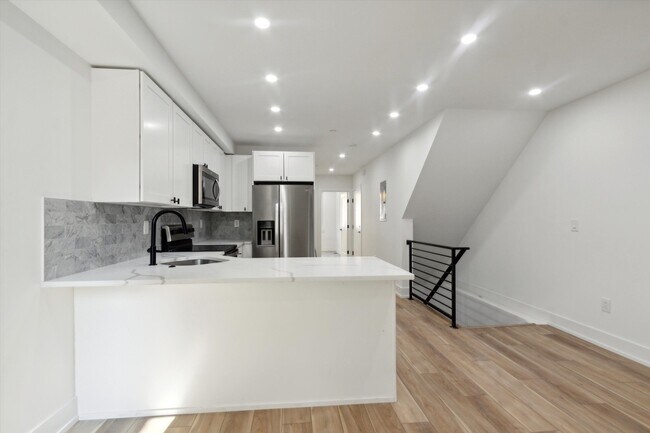 Photo - 2009 N 17th St Unit A