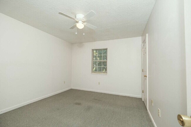Photo - 2 Bedroom, 1 Bath Townhome – Bradley Hills...