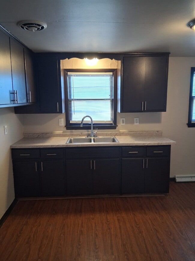 Building Photo - 5733 W Birch Ave Unit Duplex