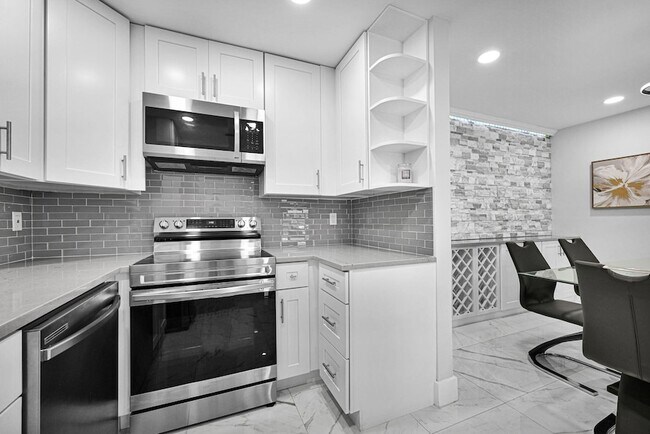 Photo - 6279 Bay Club Dr Unit 3