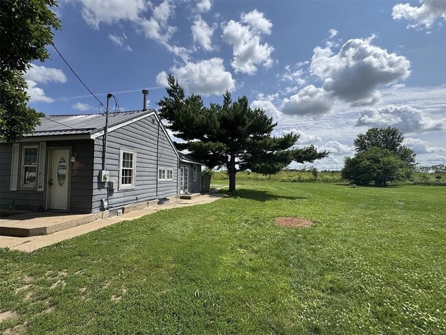 Photo - Cozy 2-Bedroom Cedar Rapids Home With Large Yard!