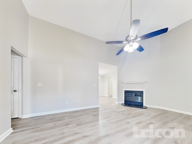 Photo - 374 Chesapeake Way