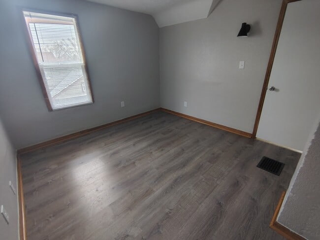 Photo - 2139 10th St