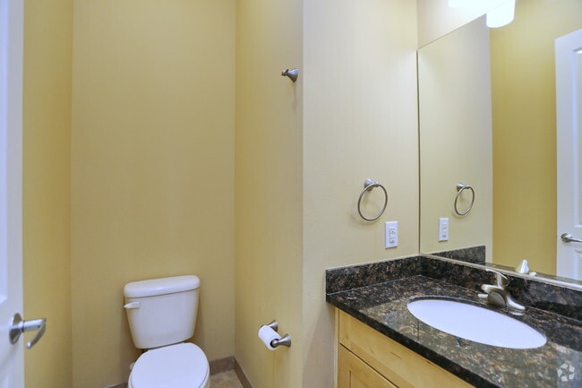 3BR, 2.5BA - 1,524 SF