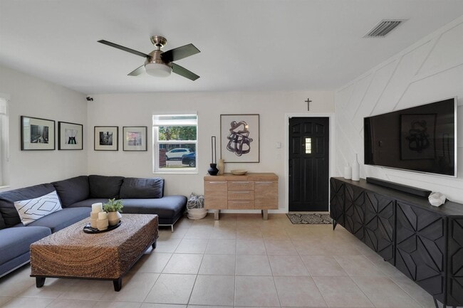 Photo - 1305 NE 1st Ave