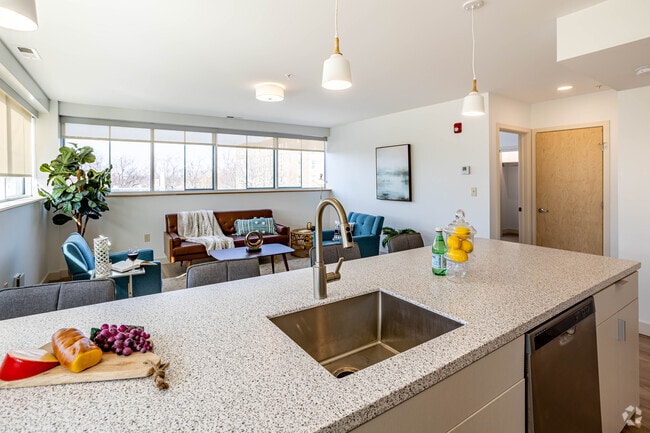 2BR, 2BA - Kitchen