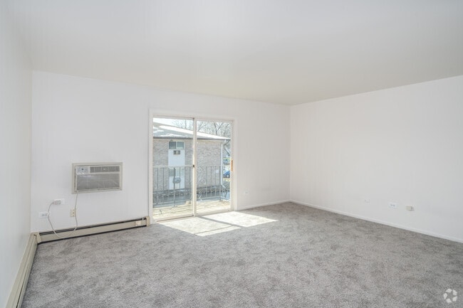 1BR, 1BA - 750SF - Living Room