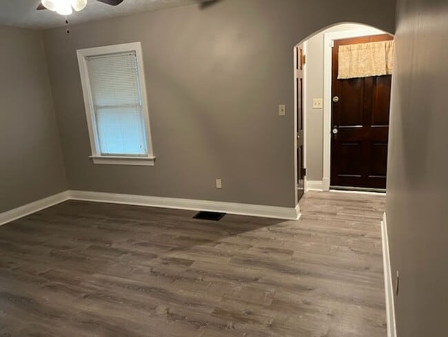 Photo - Beautiful 3 Bedroom 1 Bathroom Home