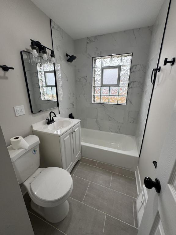 Photo - 612 Margaret St