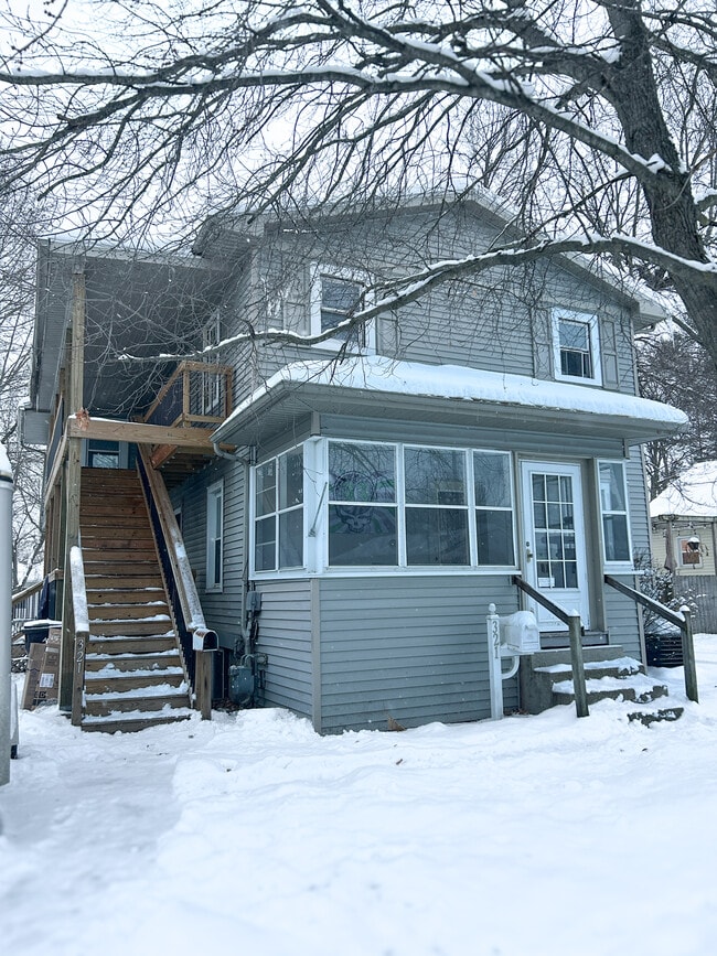 Building Photo - 321 Adolph St Unit 2