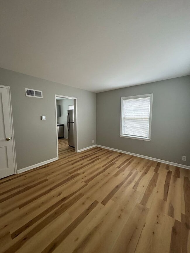 Photo - Cozy & Updated Duplex – Close to UMKC, Rockhurst & More