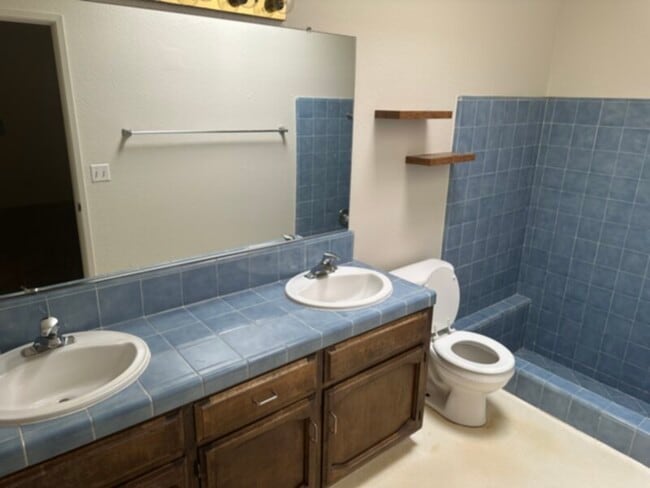 Photo - New paint , new carpet, Clovis schools